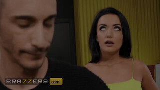 Reality Kings - Anna Chambers megkívánja a szomszéd méretes faszát