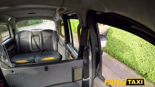 Stacey Saran a taxissal kúr - Fake Taxi