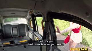 FakeTaxi - Érett nő lerendezi a taxist