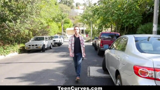 TeenCurves - Keisha Grey szereti a hatalmas faszt