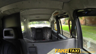 FakeTaxi - Kloe Kane szereti ha megdugják