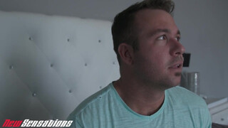 Gabbie Carter a méretes tőgyes tini