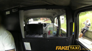 FakeTaxi - fiatal nőci leszopja az vén taxist
