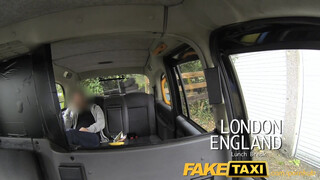 FakeTaxi - világos szőke szemüveges kis csajt nem nehéz rábeszélni