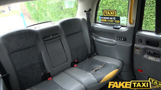 FakeTaxi - Dögös pici csoki lány megdöngetve