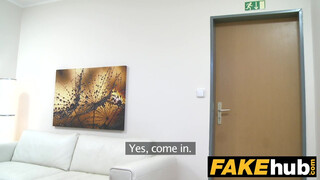 Fake Agent - ultra fullos francia kisasszony