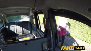 Fake Taxi - Orosz világos szőke milf a hátsó ülésen