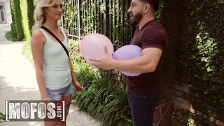 MOFOS - Paige Owens a dögös tini barátnő