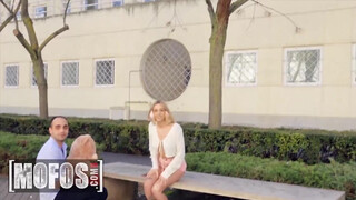 Bratty Sis - Jazmin Luv és a csaja kefélni akart