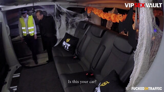 Karácsonyi ajándék baszás a taxiban