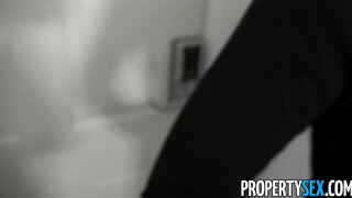 PropertySex - idősebb tulaj megdugja a nagyseggű latina muffot