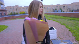 Angel - Gyönyörű világos szőke barátnő kora reggeli szexe