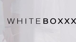 White Boxxx - Ginebra Bellucci szexy kefélése