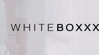 WhiteBoxxx - a fullos vörös Jia Lissa kúrása