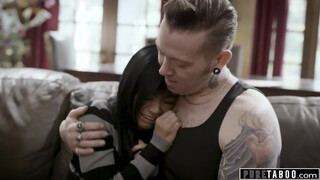 PURE TABOO - Lola Fae így kefélt a pandémia alatt