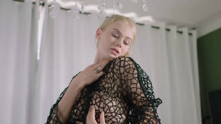 Deeper - Alyx Star az óriás didkós hölgyemény