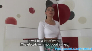 Sydney Cole méretes farkú hapsival baszik