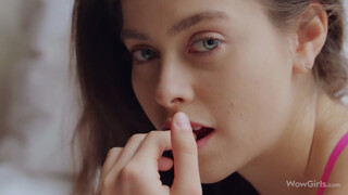WOWGIRLS - Lily Bella és Freya Mayer szopkodják egymást