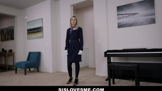 Aidra Fox kezelésbe veszi a hatalmas dákót