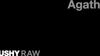 TUSHYRAW - Anissa Kate fenekébe kárót tolnak