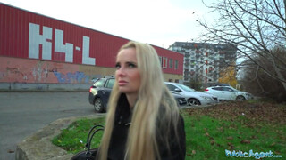 Public Agent - Honey Demon beleül a faszba
