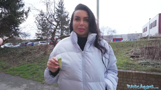 Public Agent - Suzi Grande felszedve az utcán