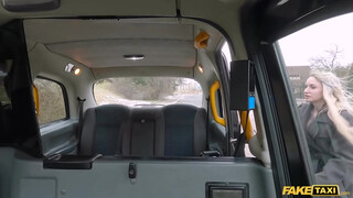 Fake Taxi - Megan Fiore a izgató méretes didkós spiné