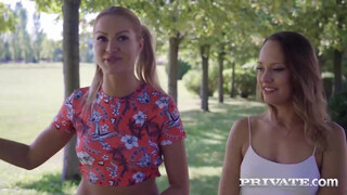 Private com - Blue Angel muffja megdöngetve