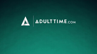 21 SEXTREME - Daphne Klyde a cuki tini spiné