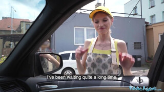 Public Agent - Molly Devon a fullos vékony nőci