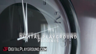 DigitalPlayground - Kira Noir a dögös félvér spiné
