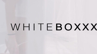 WHITEBOXXX - csodaszép, izgató kisasszony az ágyban