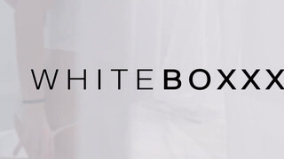 WhiteBoxxx - Lena Reif a méretes cickós orosz kiscsaj