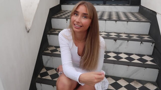 Lily Phillips a szomszéd krapekkal dug
