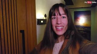 Német tini mostohalány cidázza apuci farkát a zuhanyban