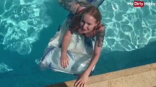 Emma wolf a tüzes kisasszony aki a medencében dug vadul