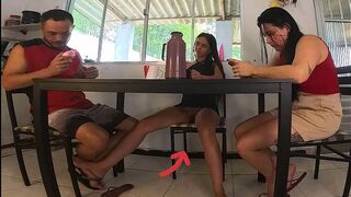 A krapekom férjének szoptam le az asztal alatt a szülinapján